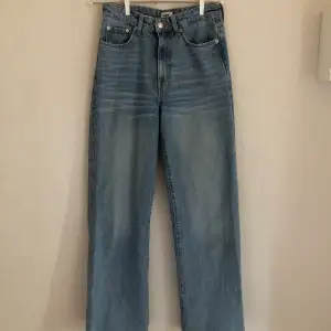 Blåa vida jeans från lager 157 i storlek S💙
