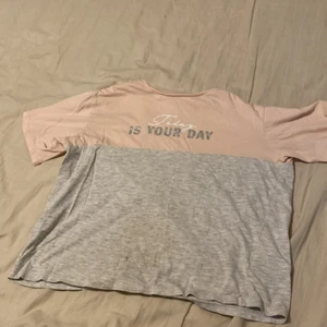 H&M - En rosa och grå t-shert från hm