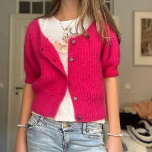 Neonrosa kofta - Kofta med korta ärmar💕💕