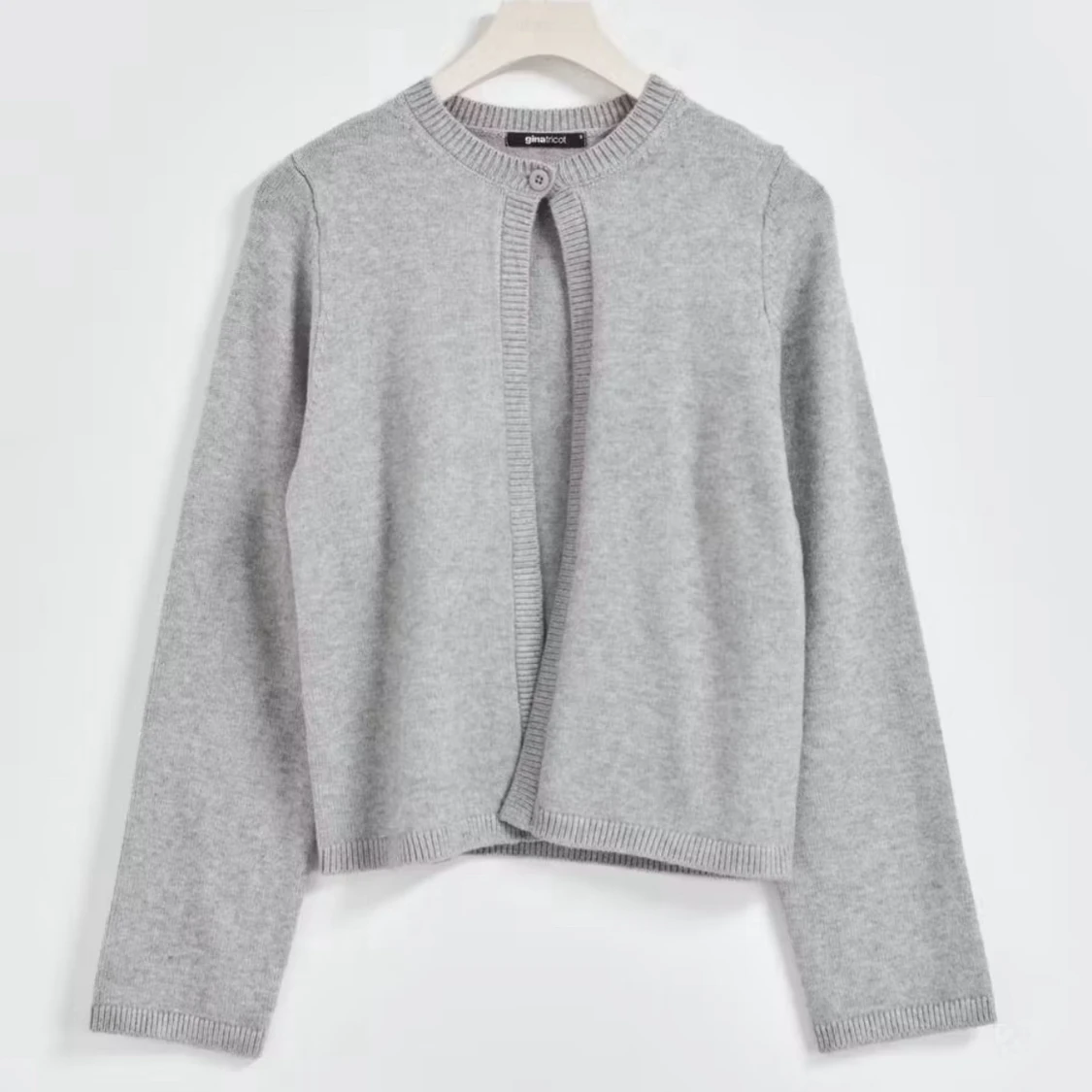 Grå kofta från Gina Tricot