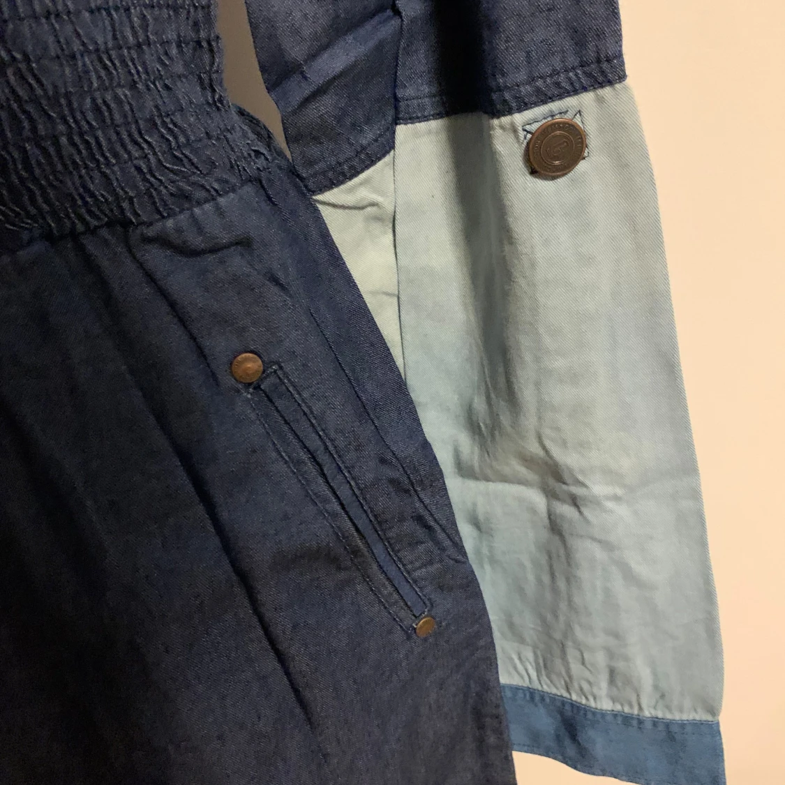 Kort jeansklänning med dragkedja - 2