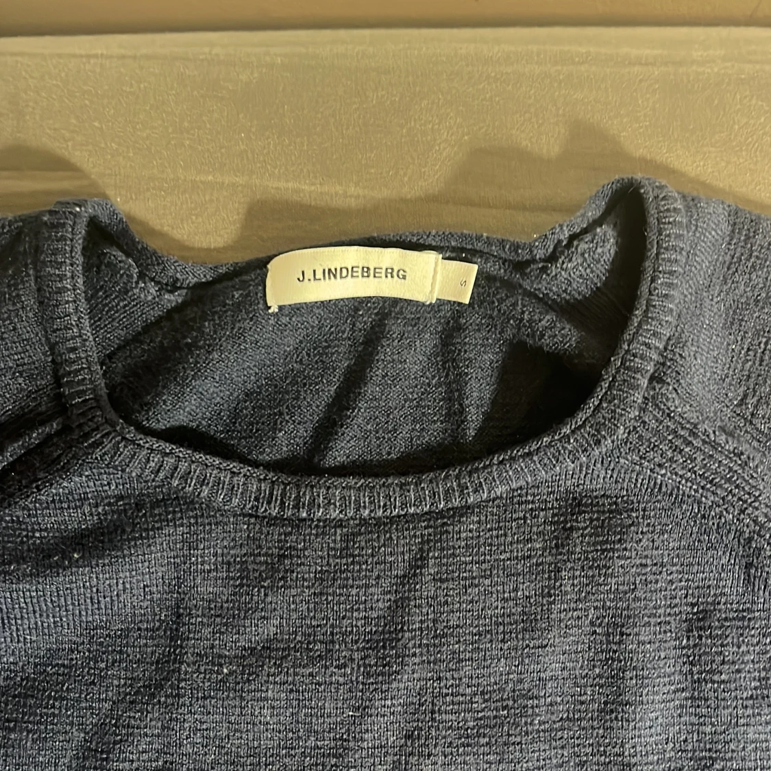 Blå stickad tröja från J.Lindeberg - 1