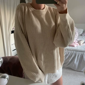 Stickad tröja - Nästan aldrig använd 