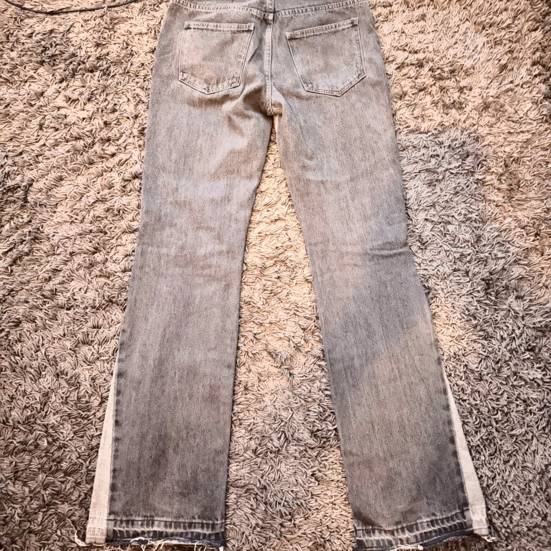 Grå flared jeans - 1