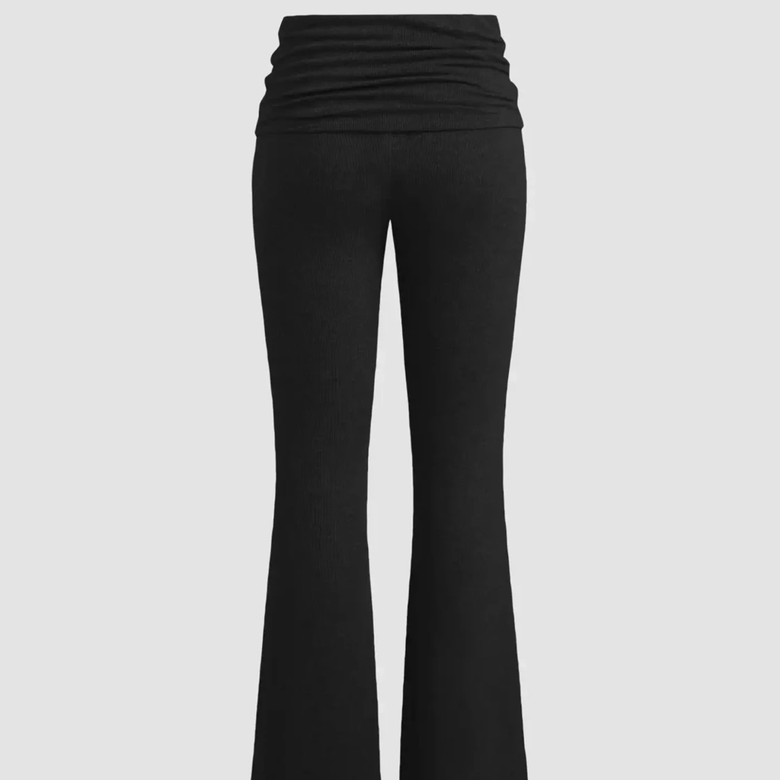 Svarta bootcut mjukisbyxor