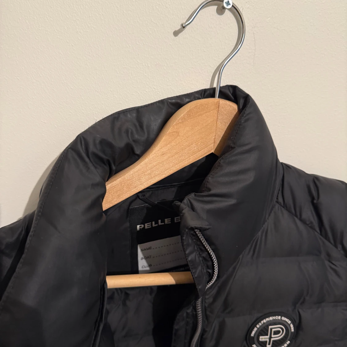 Svart dunväst från Pelle P - 4