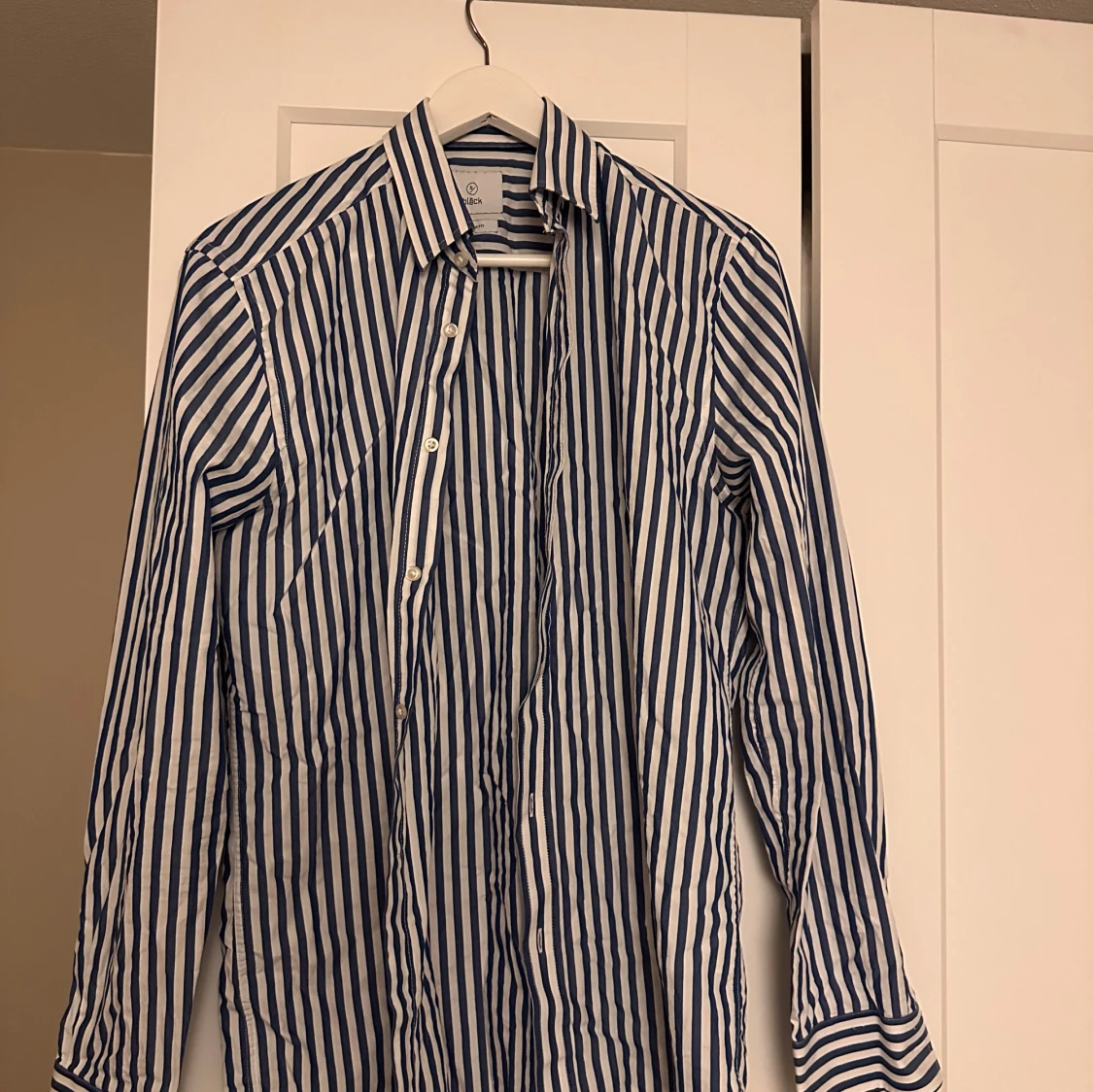 Randig blåvit skjorta från Bläck