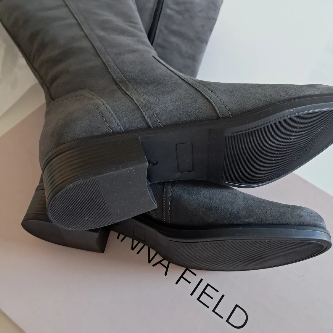 Grå mockastövlar från Anna Field - 3