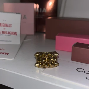 Edblad ring - Tröttnat på min ring därför säljer jag den, pris kan diskuteras och den är i ganska bra skick!
