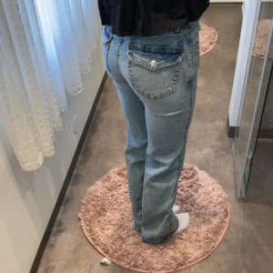 Bootcut jeans från Lager157  - Superfina bootcut jeans från Lager157 i en blå/ljusblå färg. De är i storlek xs/full length men skulle säga att de mer är som s. priset går att diskutera!
