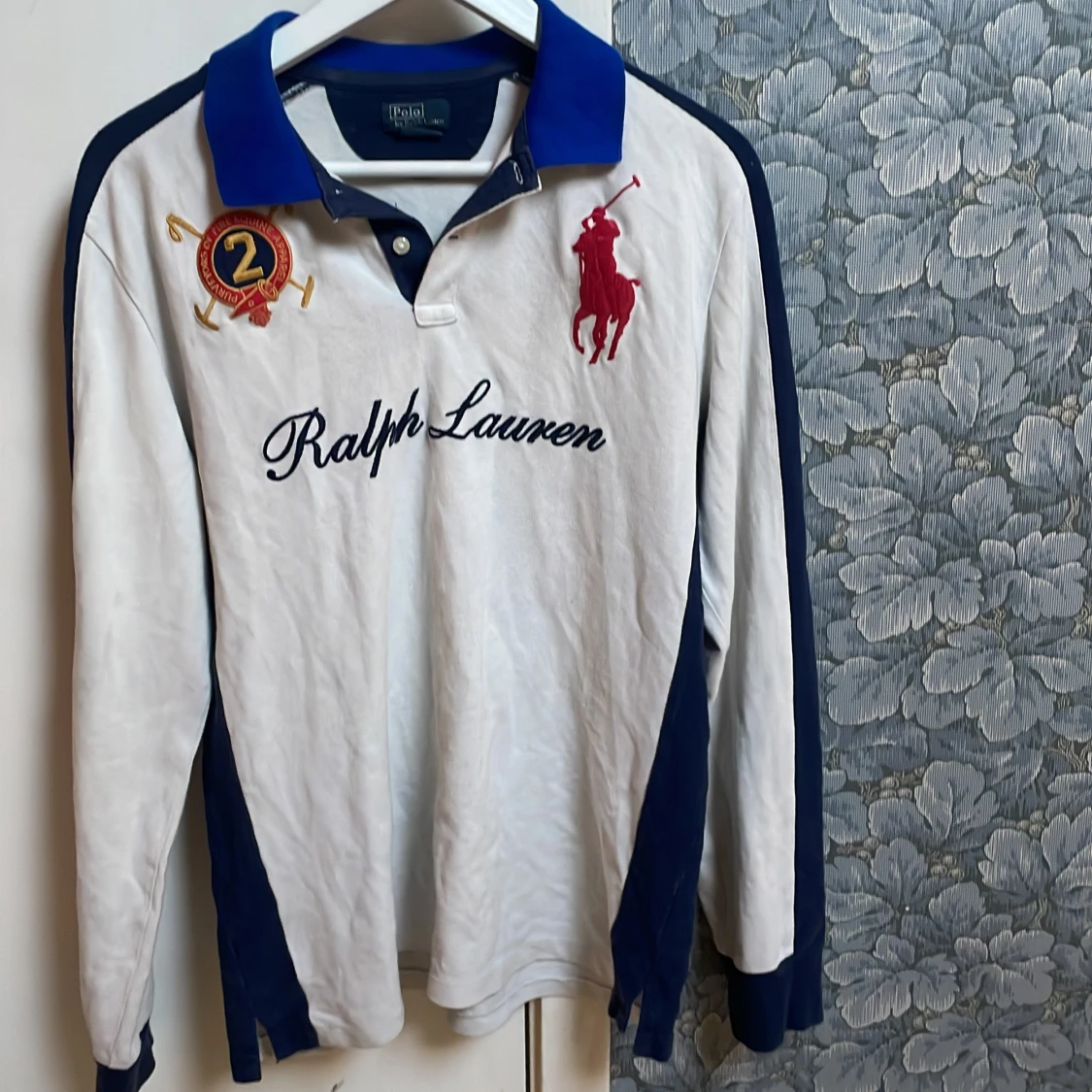 Vit och marinblå pikétröja Ralph Lauren