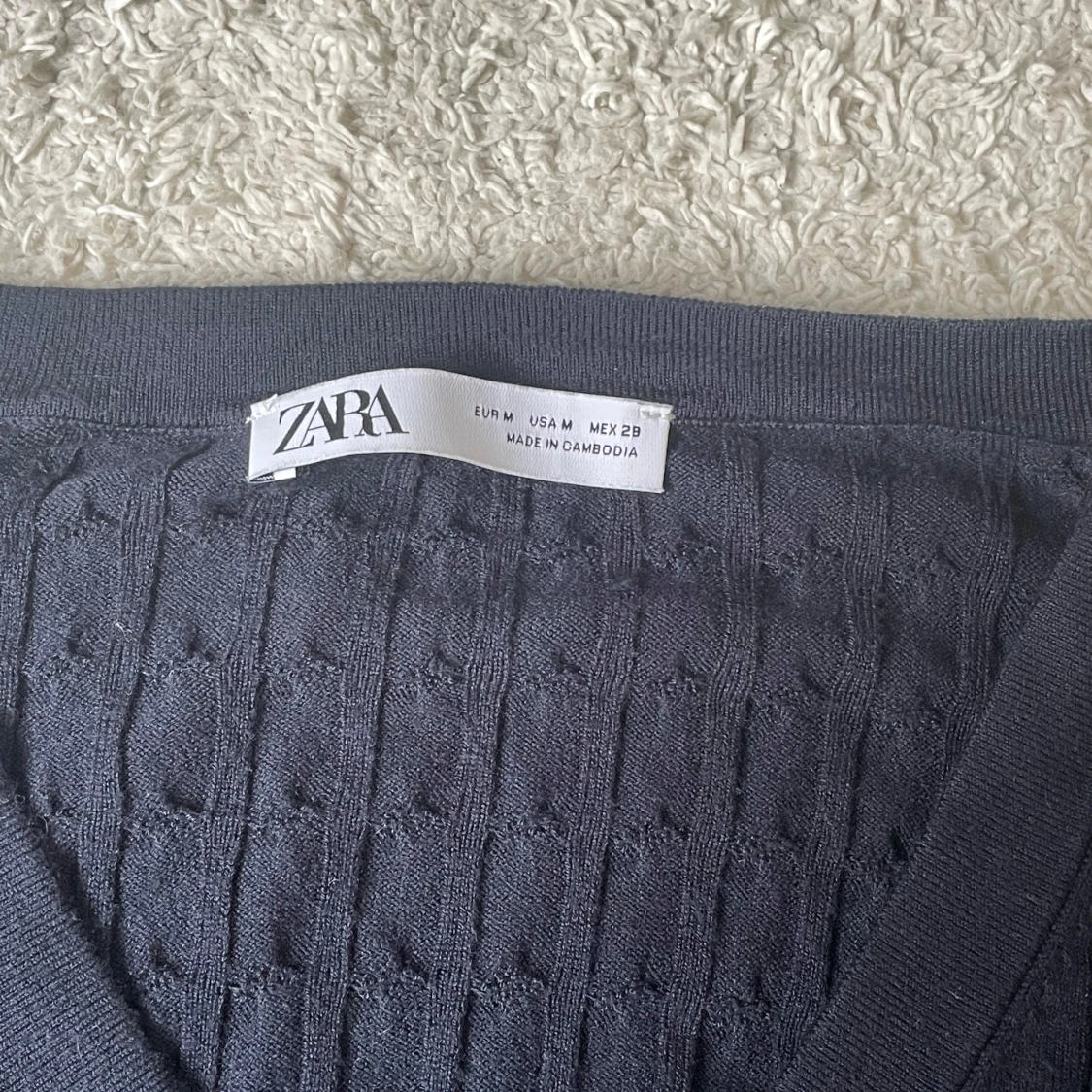 Mörkblå stickad v-ringad tröja Zara - 2