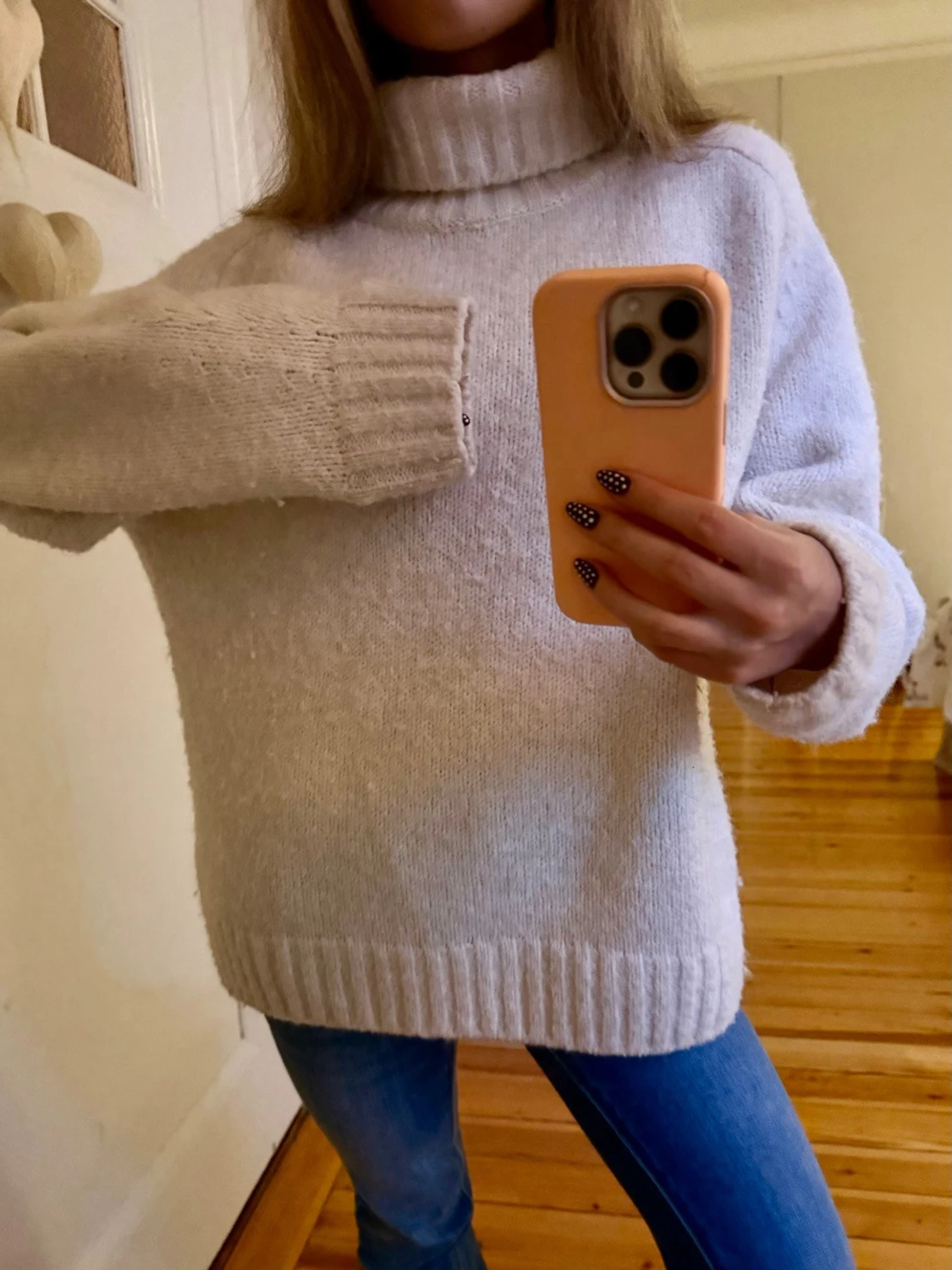 Beige stickad polotröja