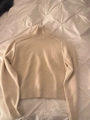 Beige polotröja  - Mysig beige polotröja🥰