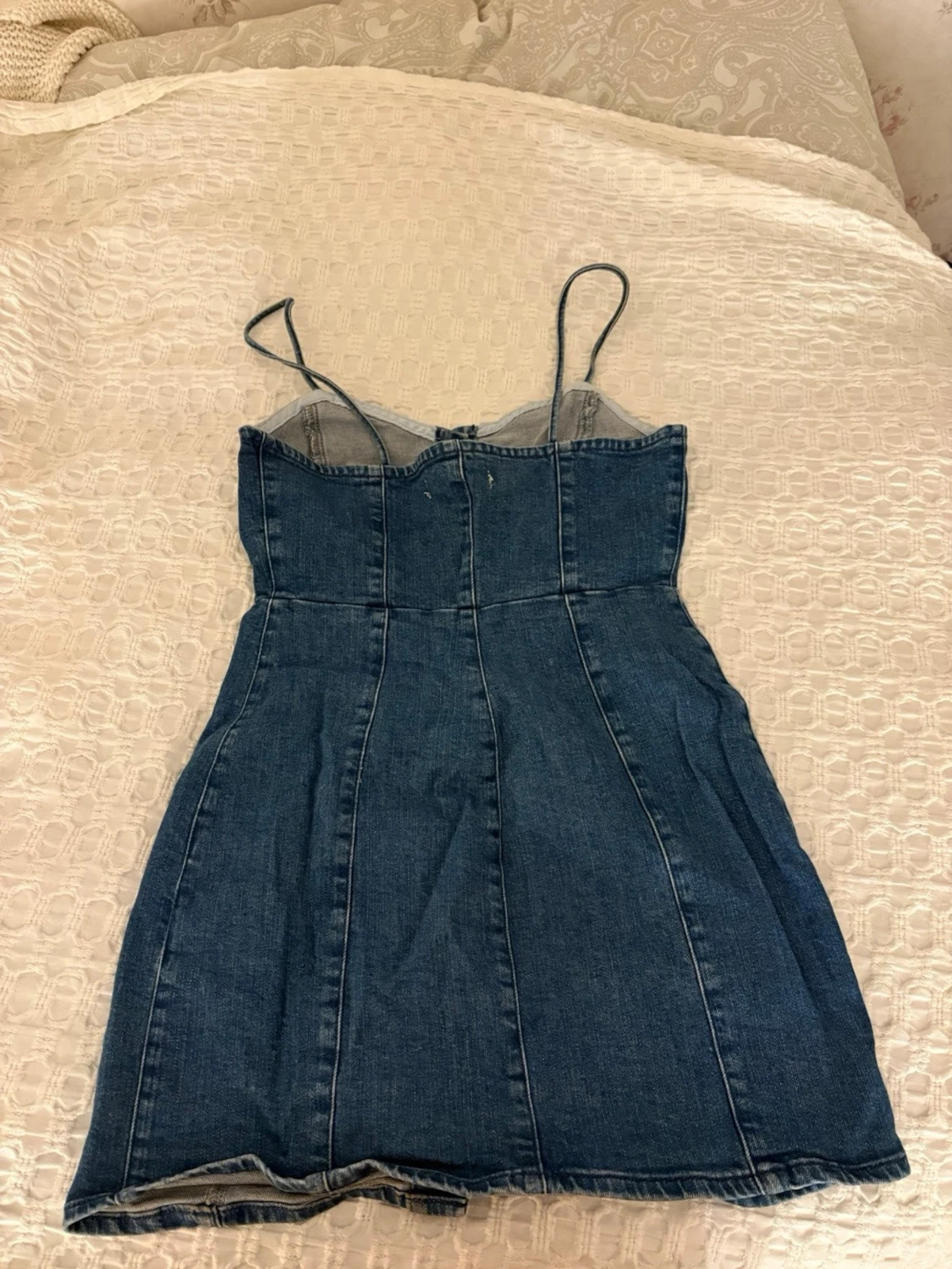 Kort jeansklänning med knappar - 1