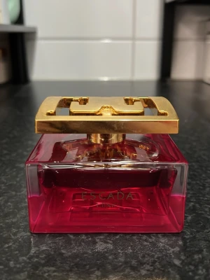 Escada elixir 75ml - Oanvänd Escada elixir, 75ml. Endast använd enstaka gånger.