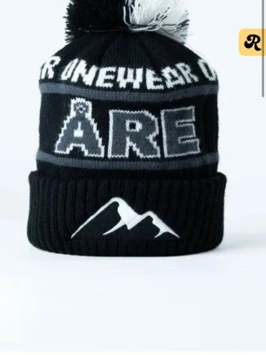 Åre mössa - Säljer en åre mössa i nyskick! Ursprungligen köpt på onewear! 