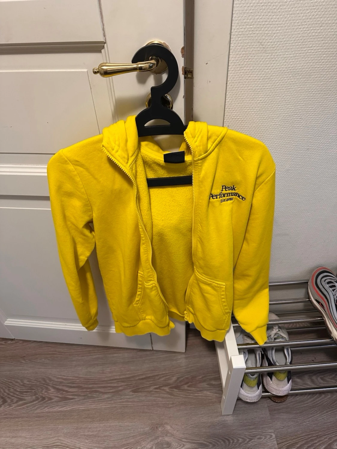 Säljer 7 stycken märkes tröjor  - 5