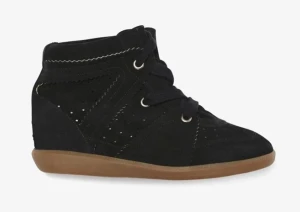 Söker!! - Storlek 36/37 i svart, kan betala 1500kr eller mer, skriv gärna om du har ett par!❤️