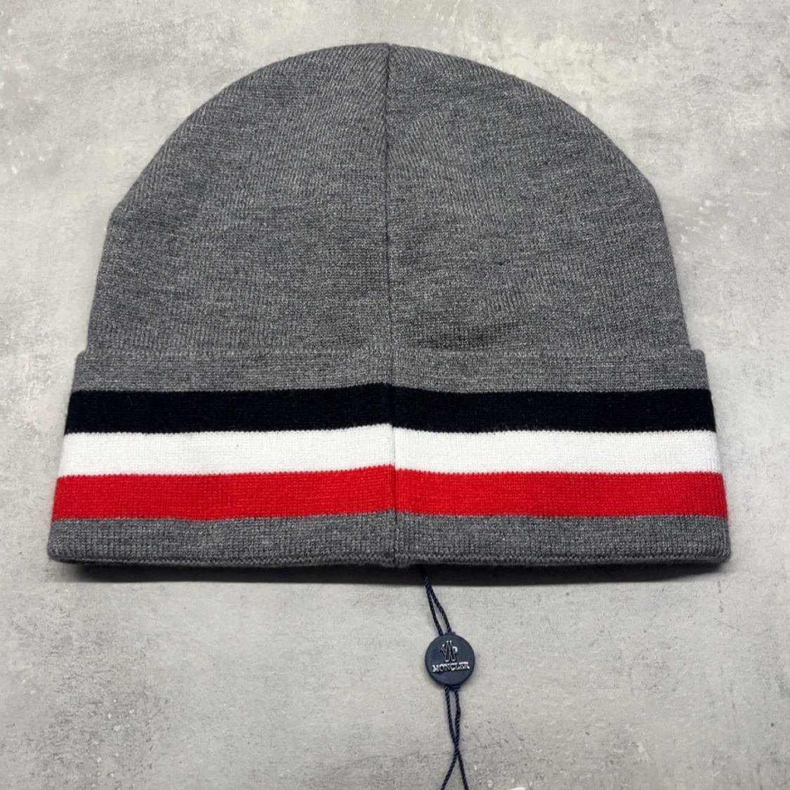 Grå Moncler mössa med ränder - 3