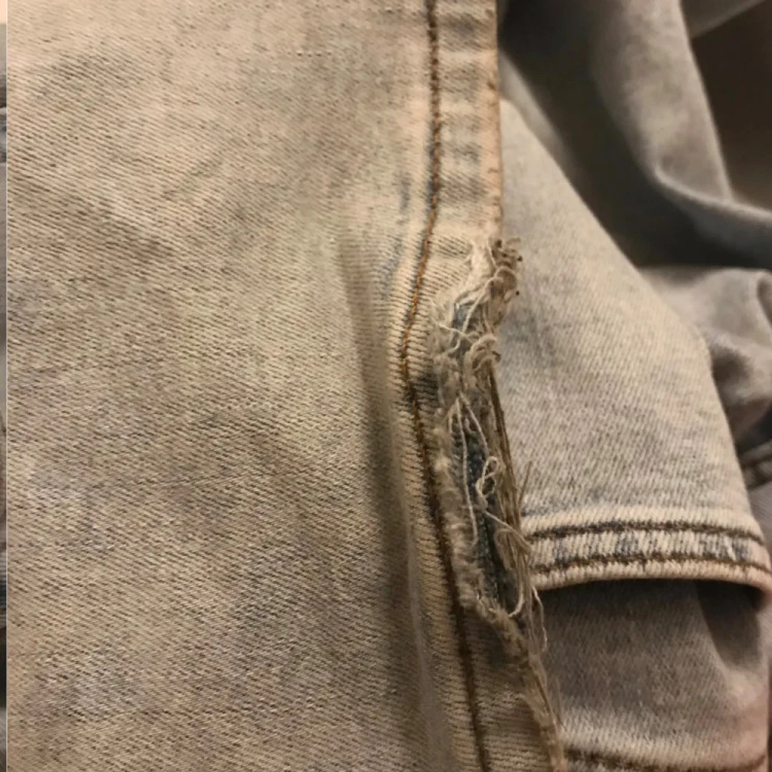 Ljusblå bootcut jeans med slitningar - 3