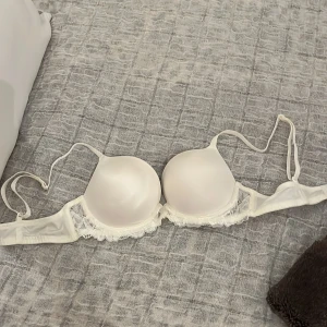 Push up bh oanvänd - 70A pushup HELT OANVÄND. Med spets. Pris diskuterbart 👍