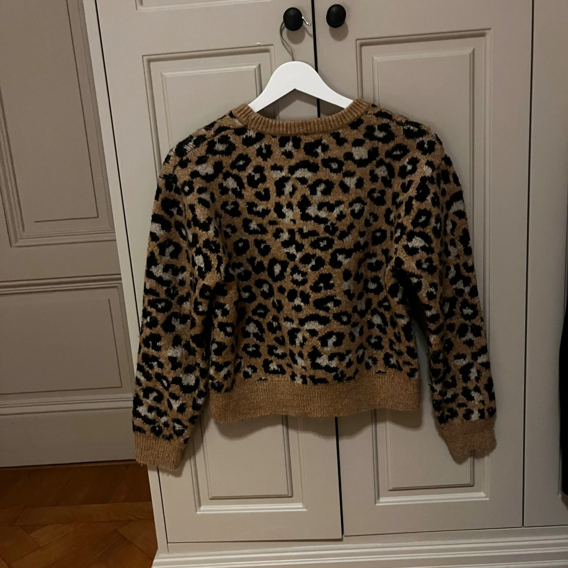 Leopardmönstrad stickad tröja från Zara - 1