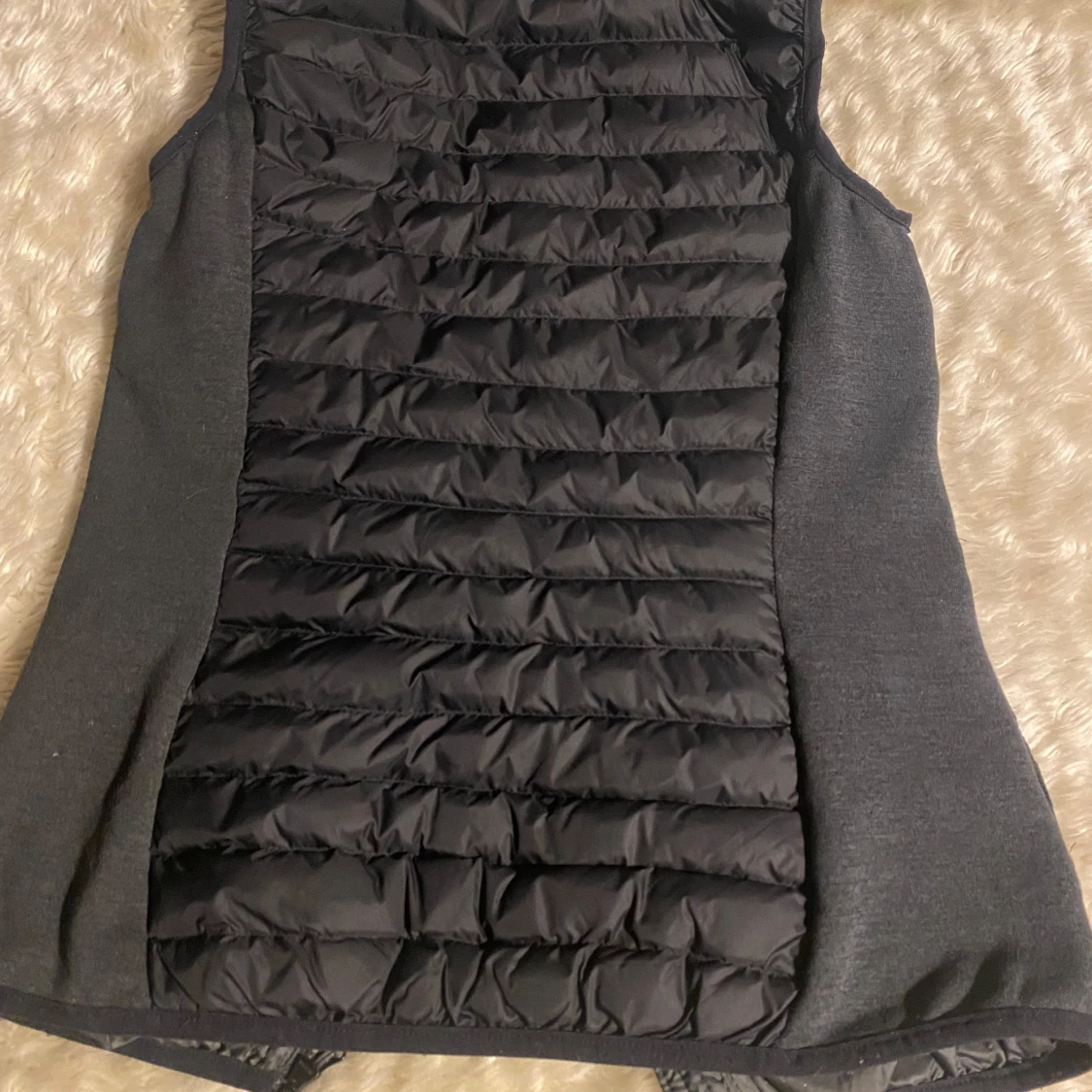 Svart dunväst från Haglöfs XS - 2
