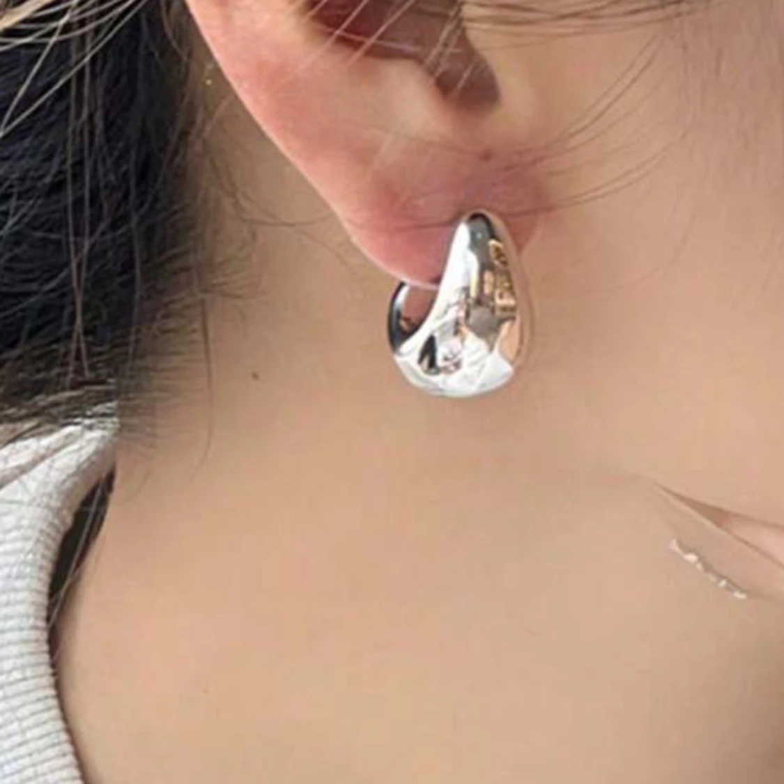 Chunky droppformade örhängen i silver