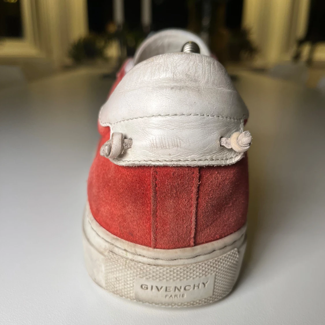 Röda sneakers från Givenchy - 2