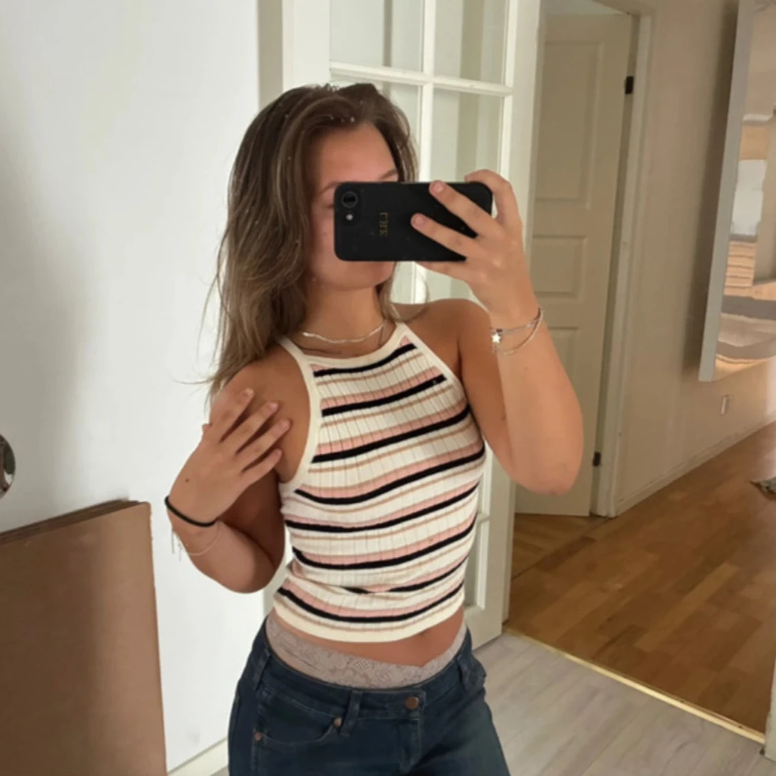 Randig ribbad linnetopp i vitt och rosa - 1