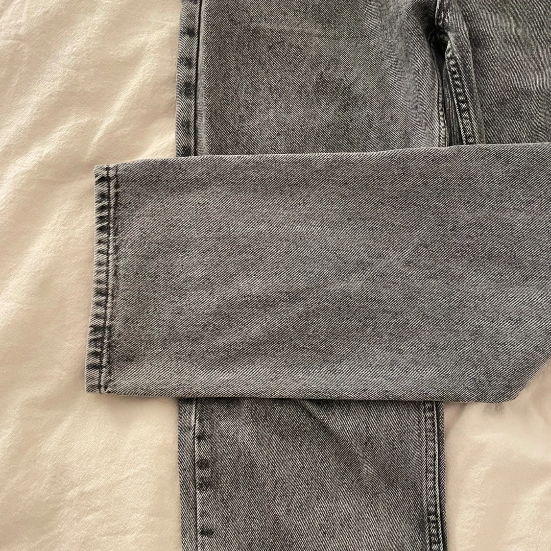 Grå raka jeans från grunt - 3