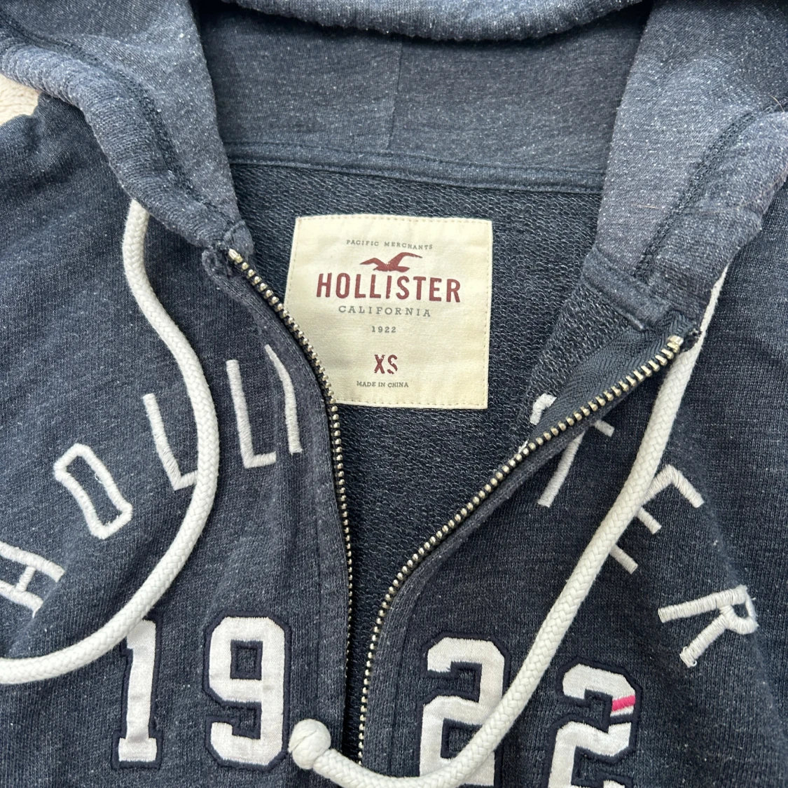 Hollister zip  - 3