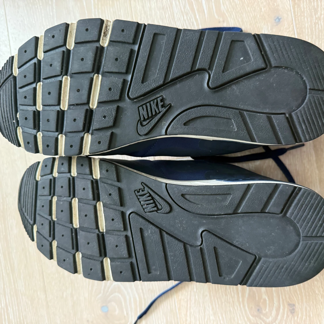 Mörkblå Nike sneakers strl 45 - 4