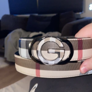 Guess bälte 120cm  - Skit snyggt bälte men den var för stor.
