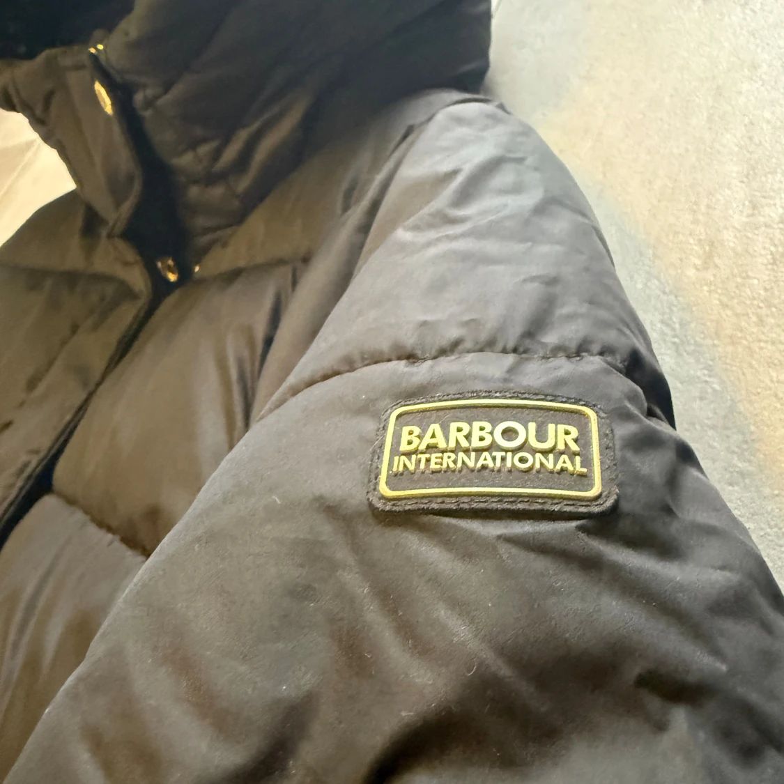 Svart pufferjacka från Barbour - 2