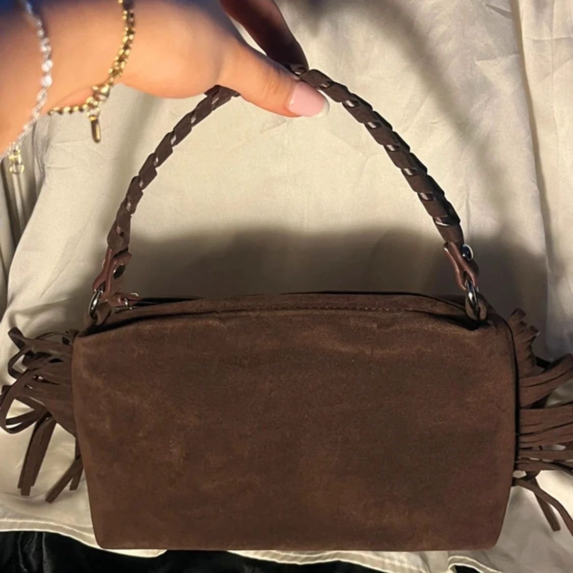 Brun mocka handväska med fransar - 2