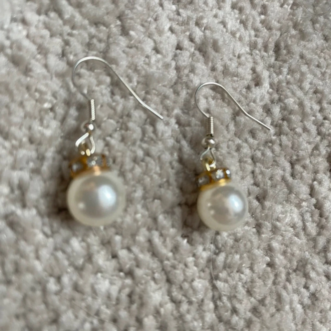 Örhängen julkula vit  - 1