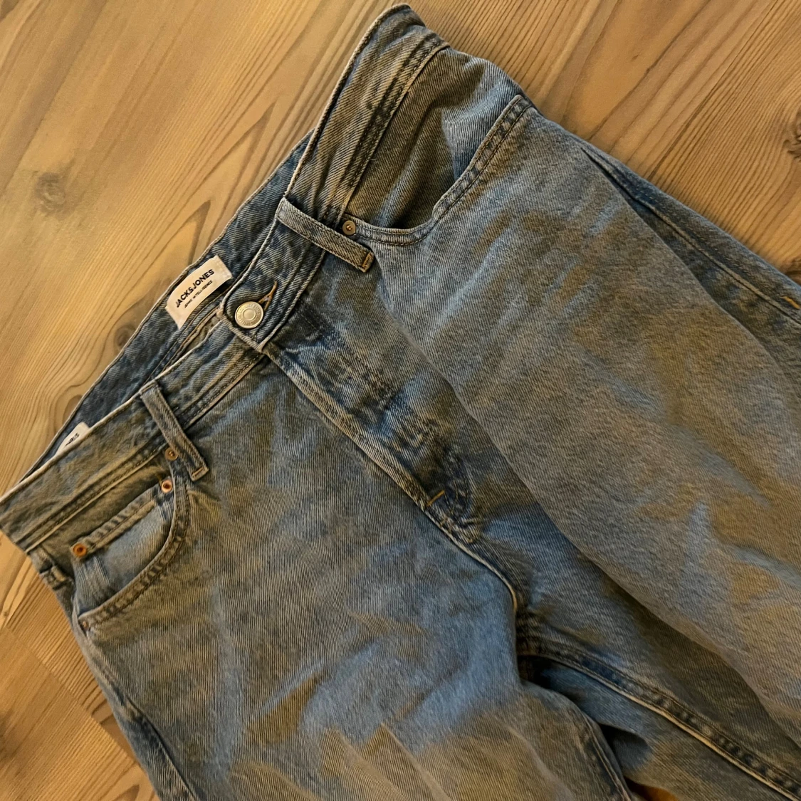 Ljus Blå jeans från Jack & Jones straight fit - 1