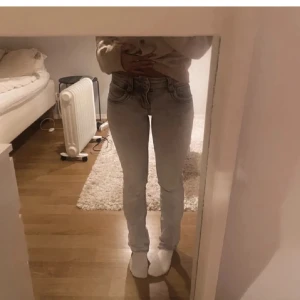 Pepe jeans  - De är i storlek W26 L32 och är i super skick utan några defekter! Tveka inte vid frågor!