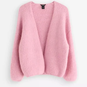 Jättefin Lindex kofta - Den är i toppenskick, lite nopprig men inget man tänker på❣️