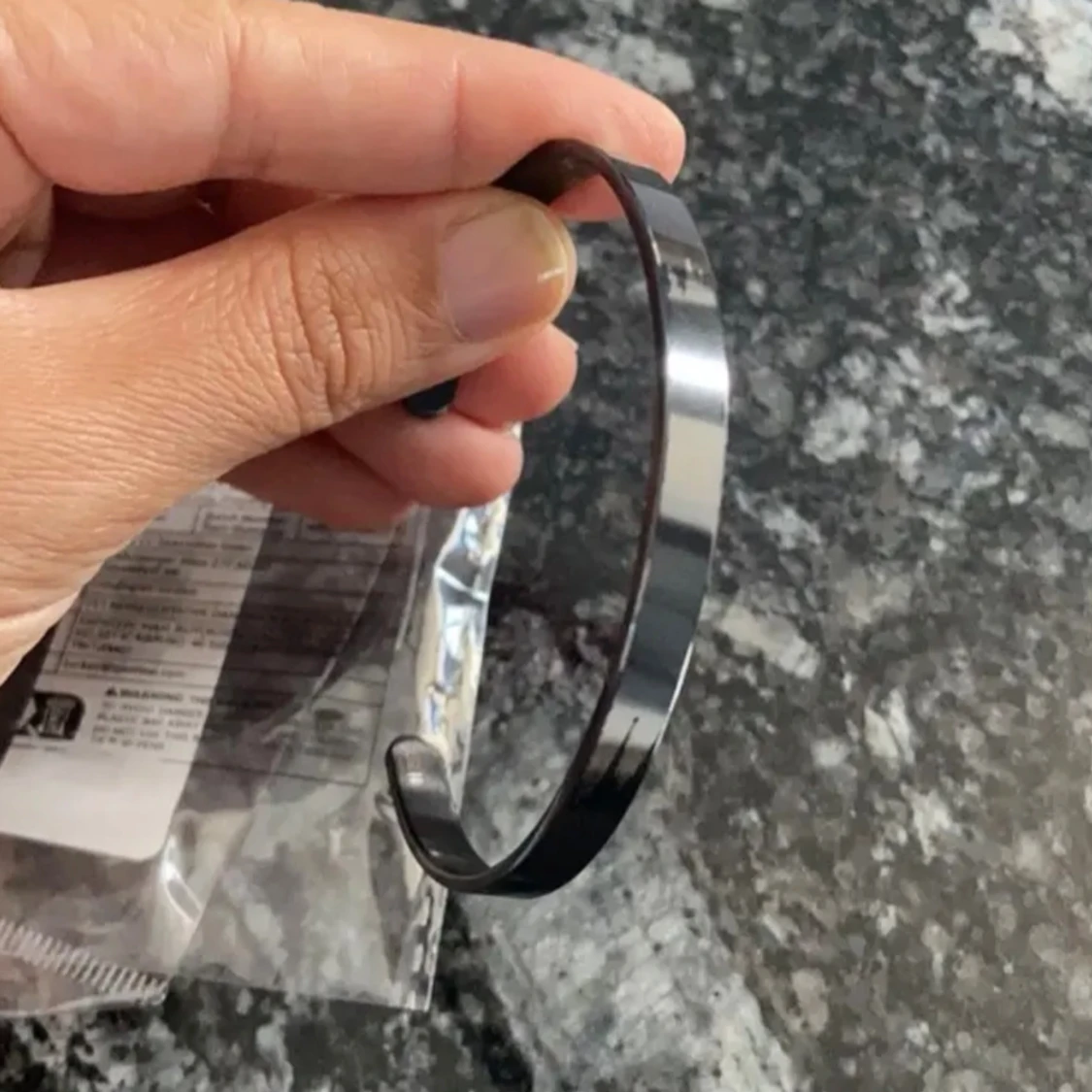 Stilrent silverfärgat armband