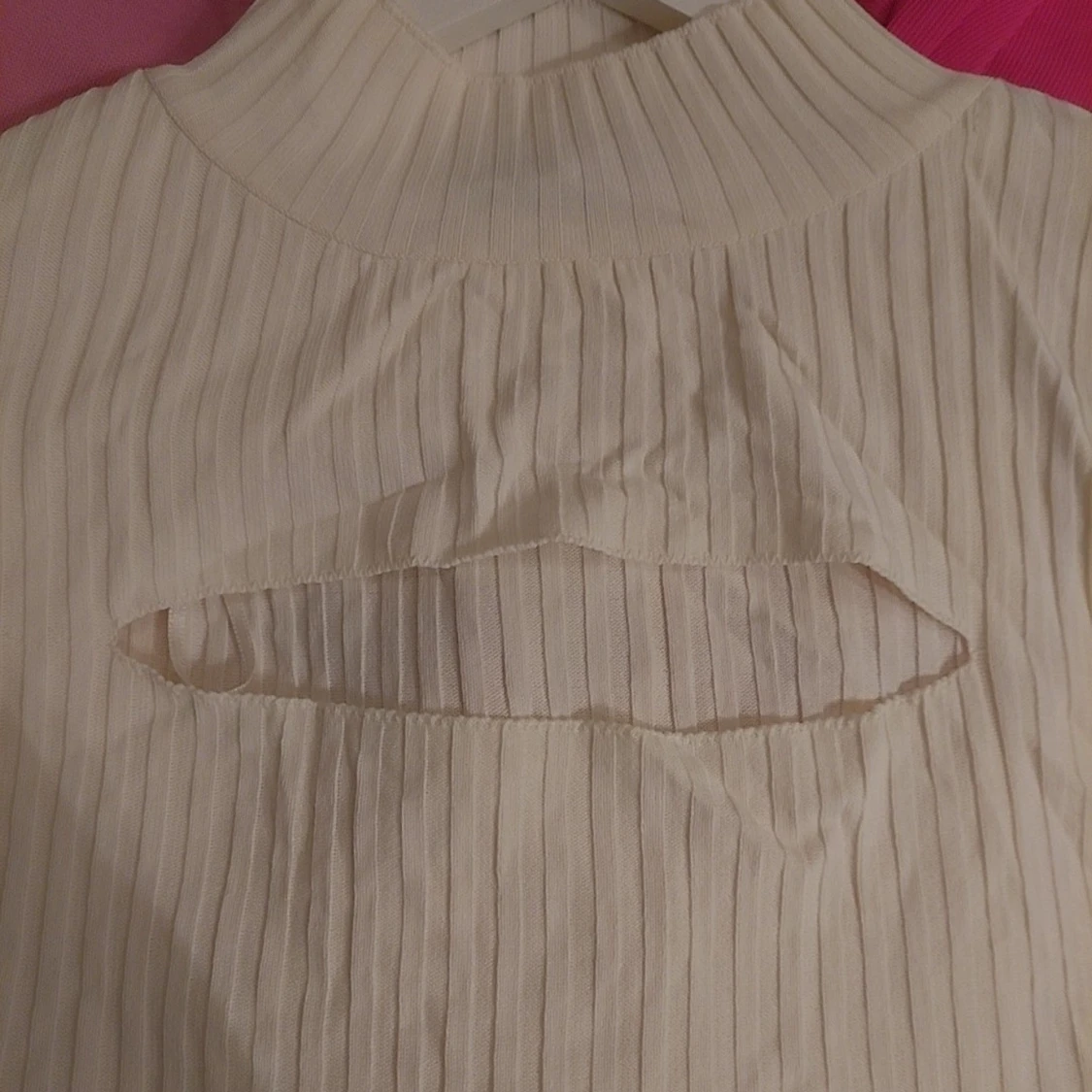 Vit ribbad polotopp från Gina Tricot - 4