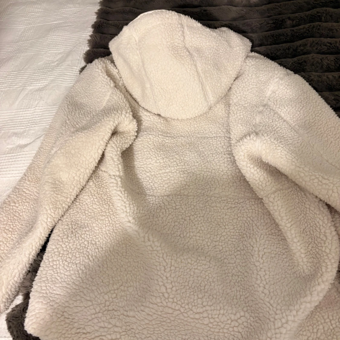 Vit teddyjacka med huva från H&M - 1