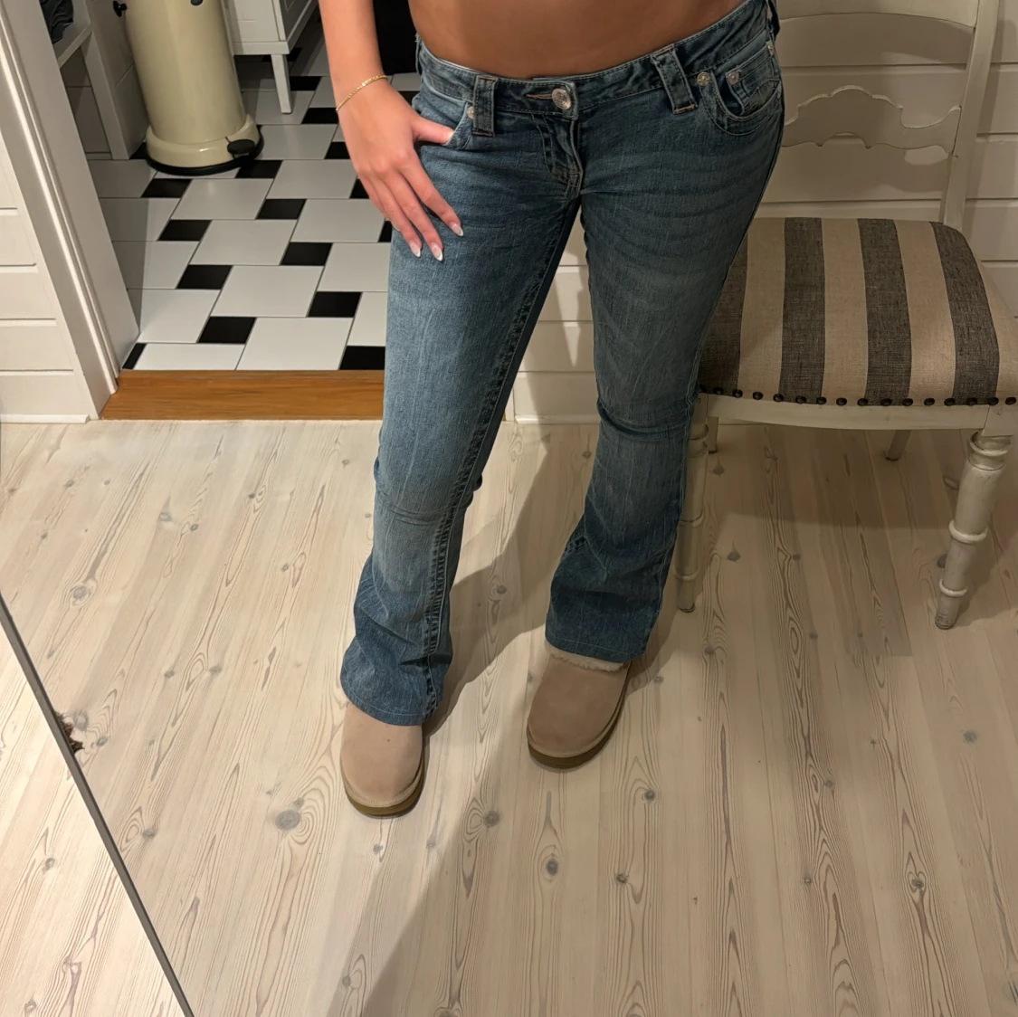 Blå bootcut jeans från true religion  - 1