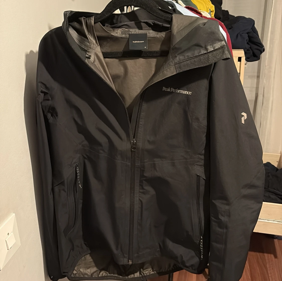 Svart vindjacka Peak Performance M