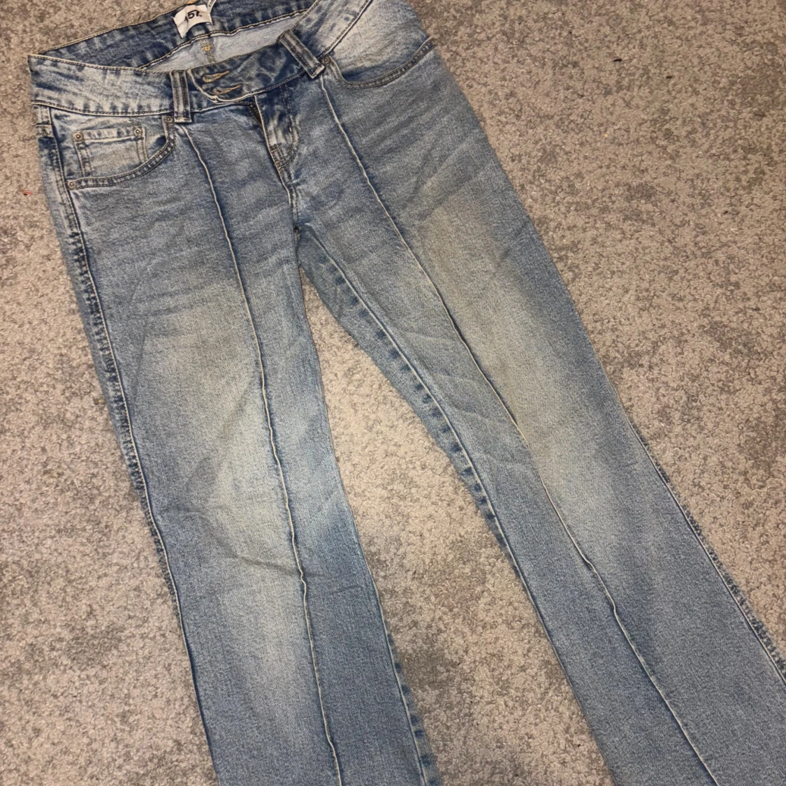 Ljusblå bootcut jeans från 157