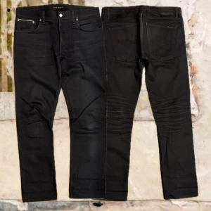 Selvage nudie GrimTim - Tjena! Säljer dessa svarta selvage GrimTims(slim), jeansen är i fint skick och har inga lagningar, W34/L34, nypris-2500, hör av dig vid funderingar!🙌