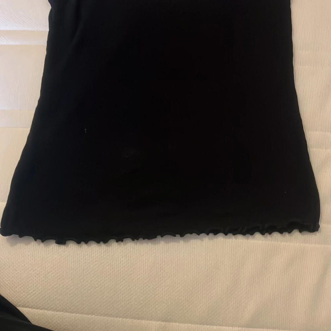 Svart spetskantad linnetopp från Amisu - 1