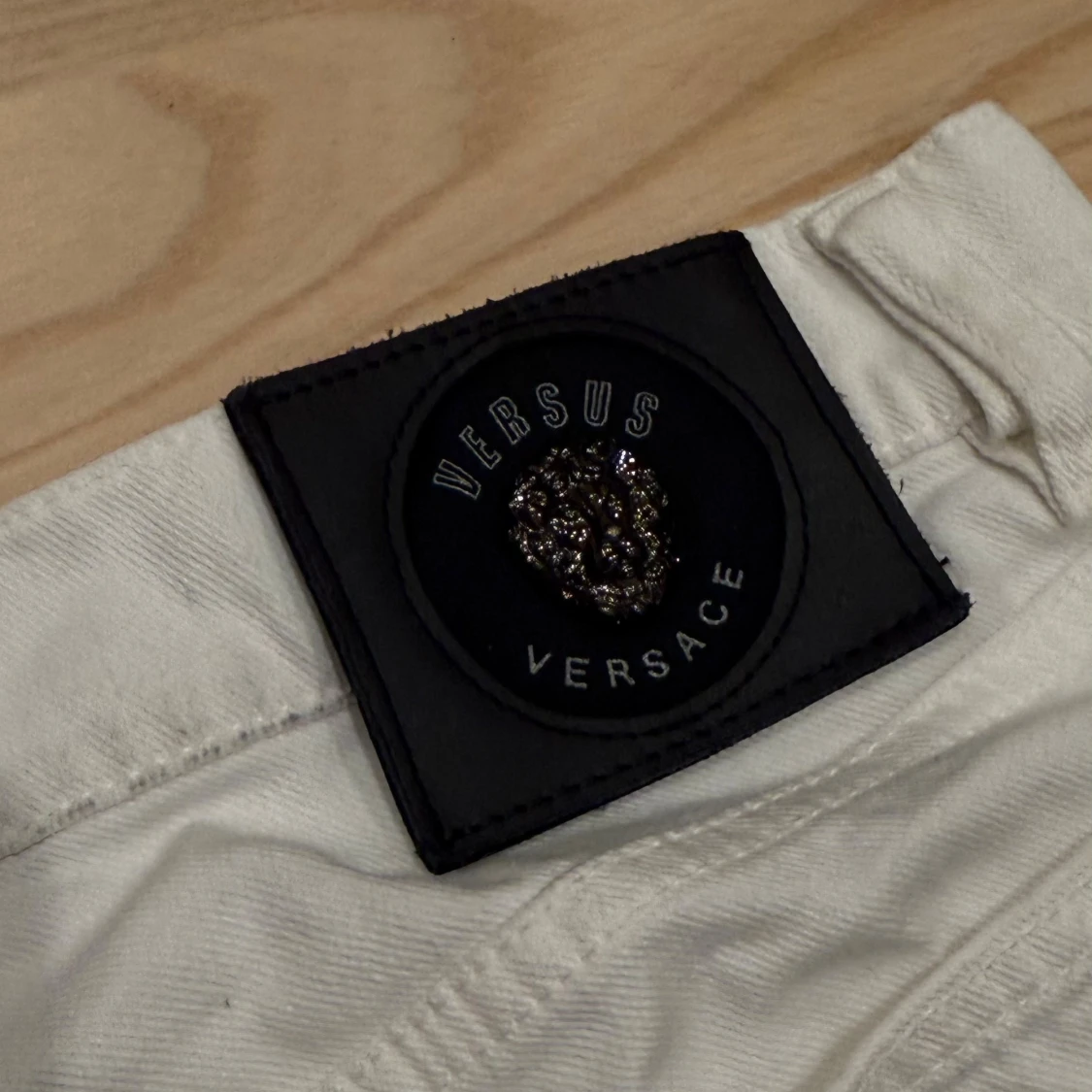 Vita jeans från Versus Versace - 3